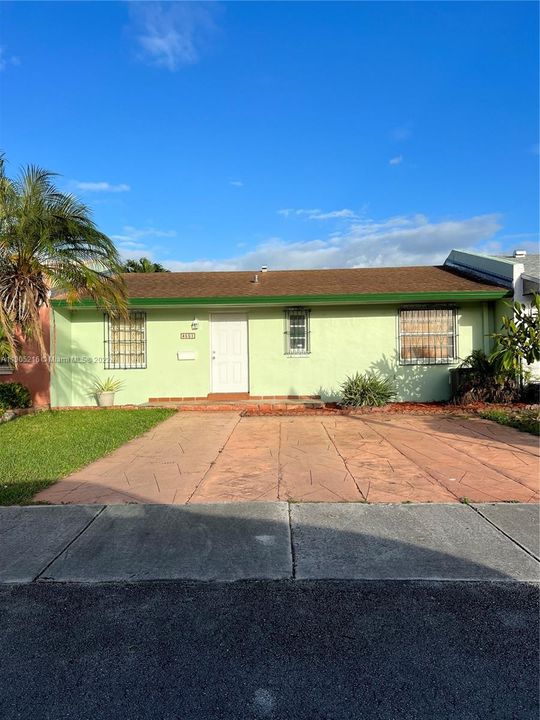Recently Sold: $400,000 (2 beds, 1 baths, 875 Square Feet)