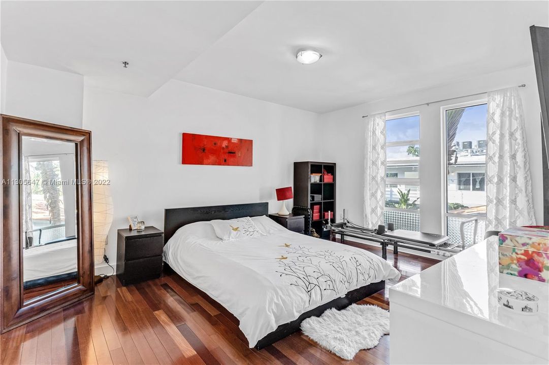 Recently Sold: $630,000 (2 beds, 2 baths, 1200 Square Feet)
