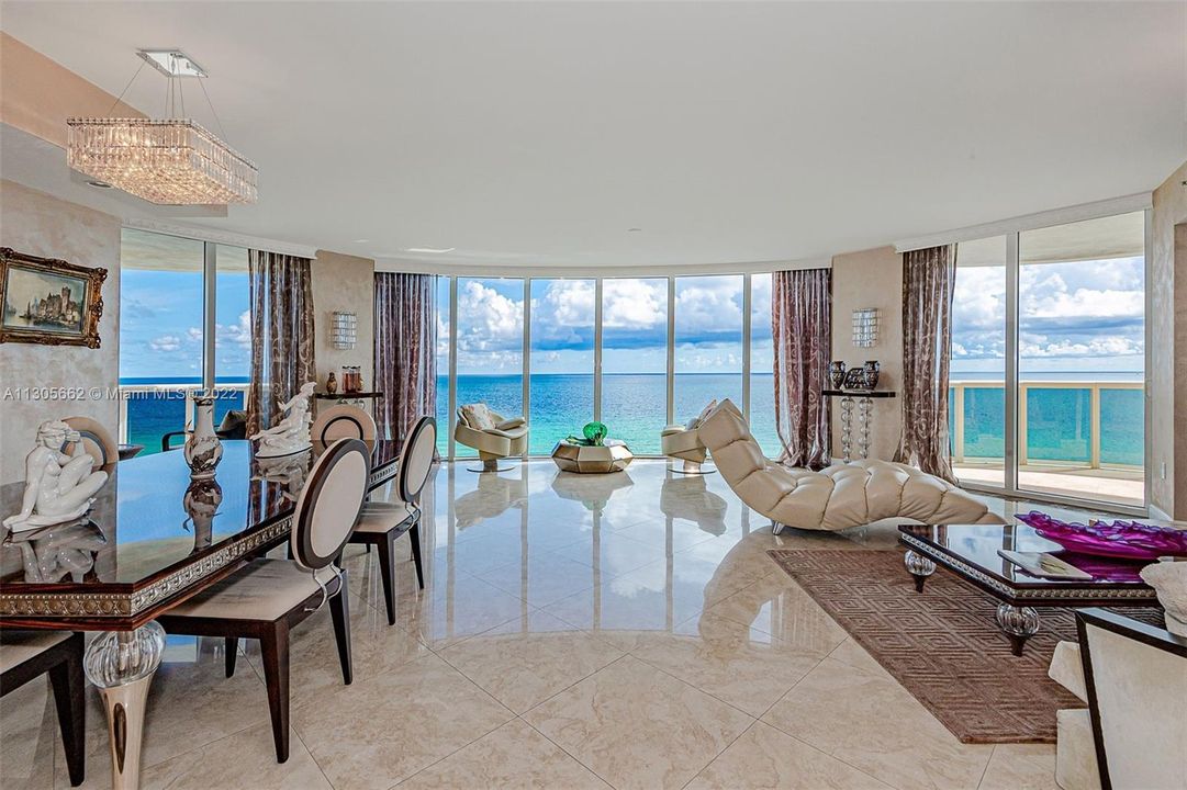 Recently Sold: $2,699,000 (3 beds, 3 baths, 2755 Square Feet)