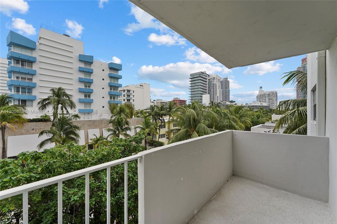 For Sale: $495,000 (2 beds, 1 baths, 650 Square Feet)