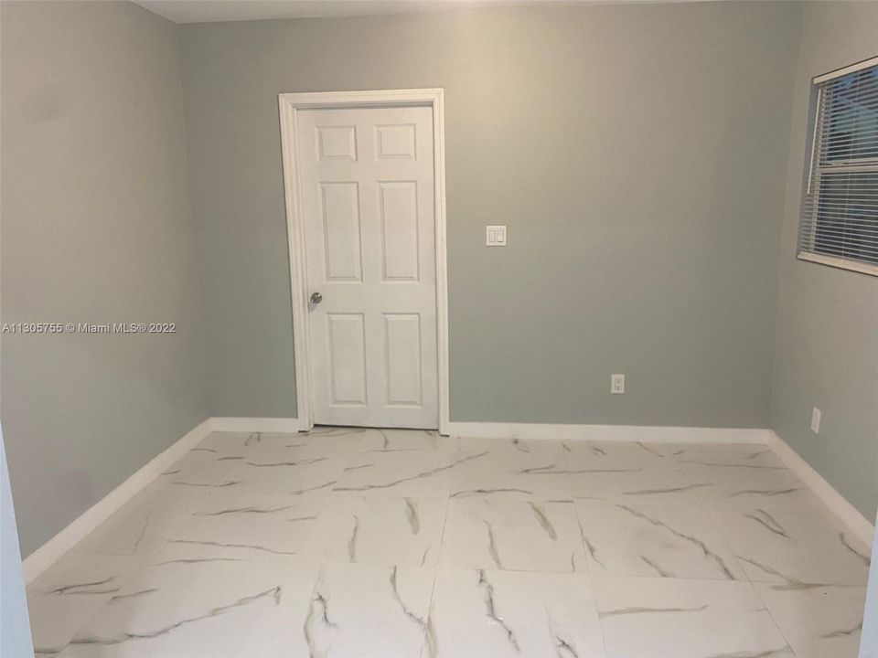 Recently Rented: $2,200 (2 beds, 1 baths, 800 Square Feet)