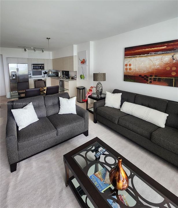 Recently Sold: $465,000 (1 beds, 1 baths, 747 Square Feet)