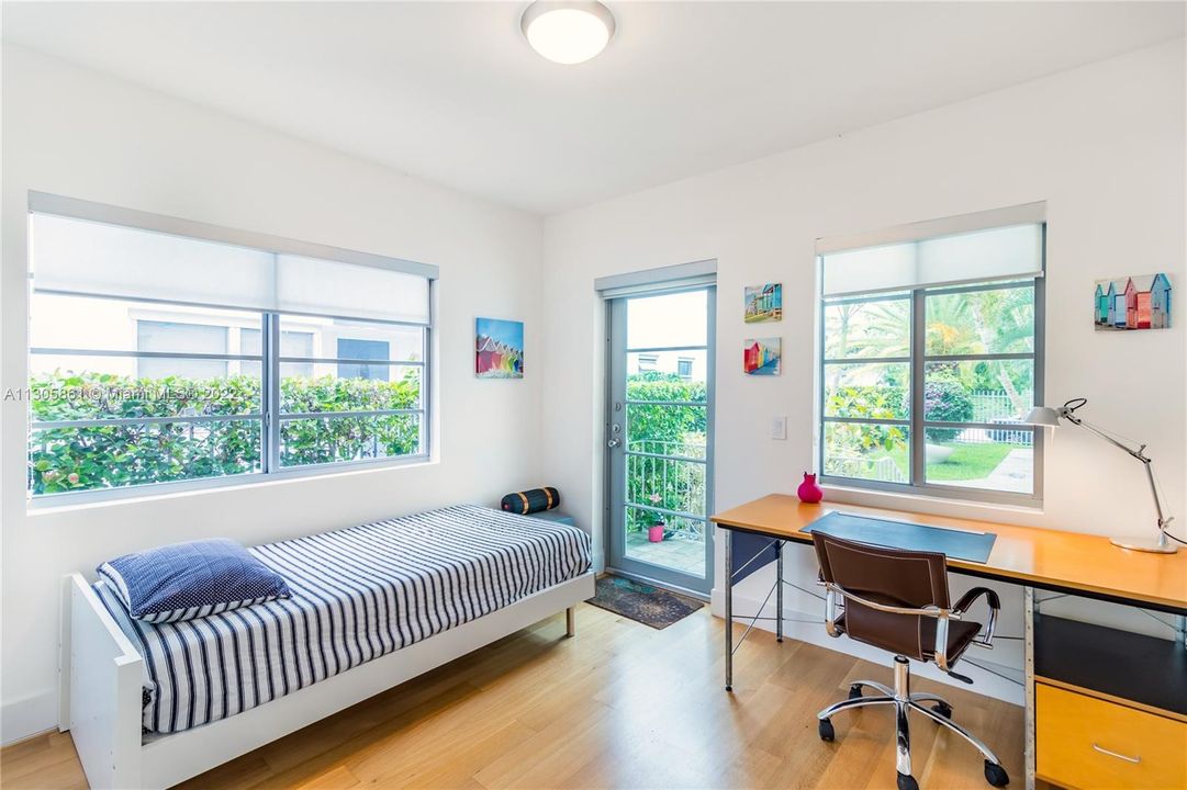 For Sale: $485,000 (2 beds, 2 baths, 800 Square Feet)