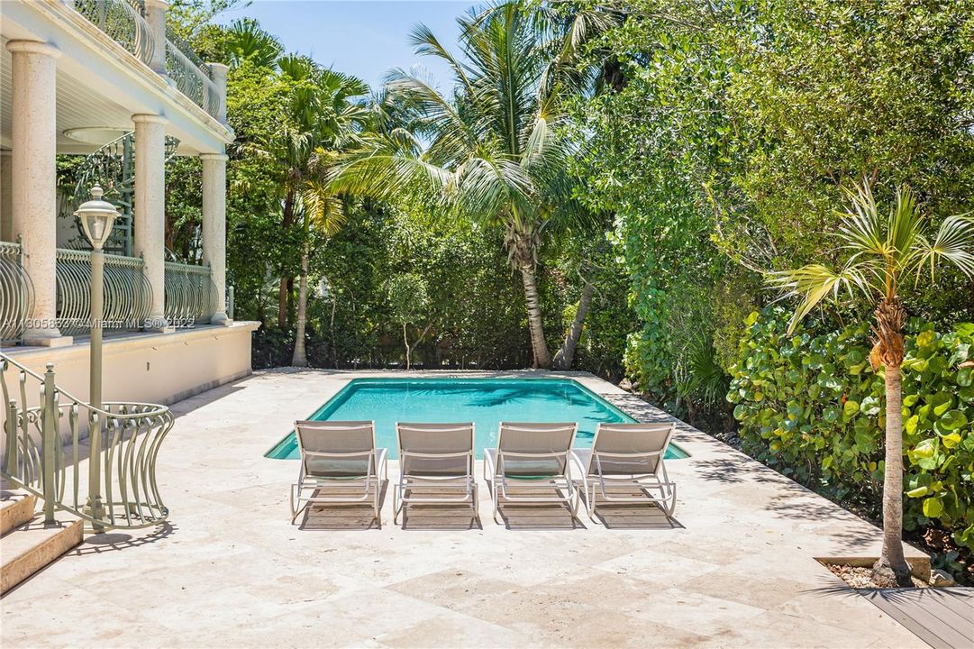 Recently Sold: $8,500,000 (5 beds, 5 baths, 6012 Square Feet)