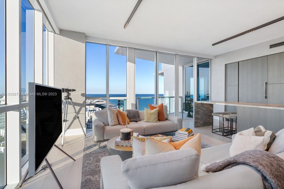 Recently Sold: $5,990,000 (2 beds, 2 baths, 1862 Square Feet)