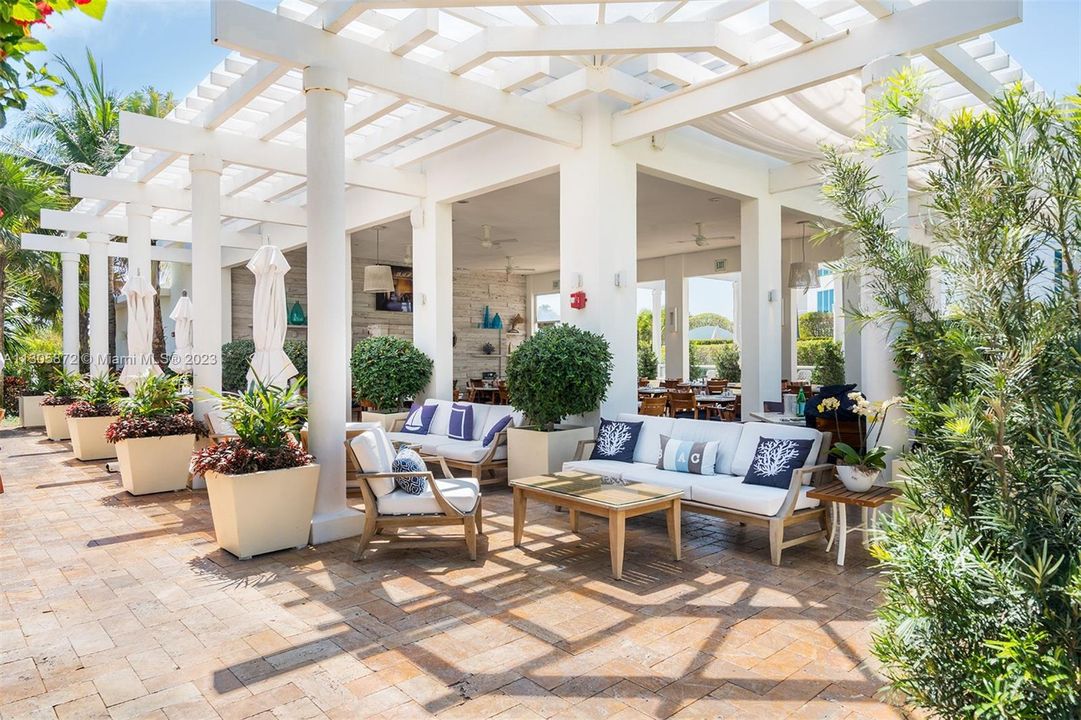 Recently Sold: $5,990,000 (2 beds, 2 baths, 1862 Square Feet)