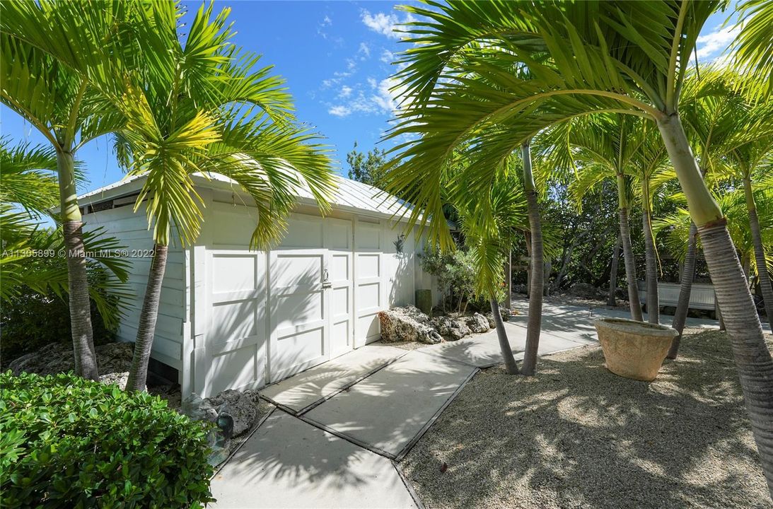 Recently Sold: $4,500,000 (3 beds, 3 baths, 1484 Square Feet)