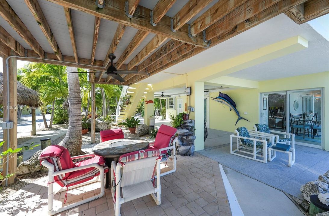 Recently Sold: $4,500,000 (3 beds, 3 baths, 1484 Square Feet)