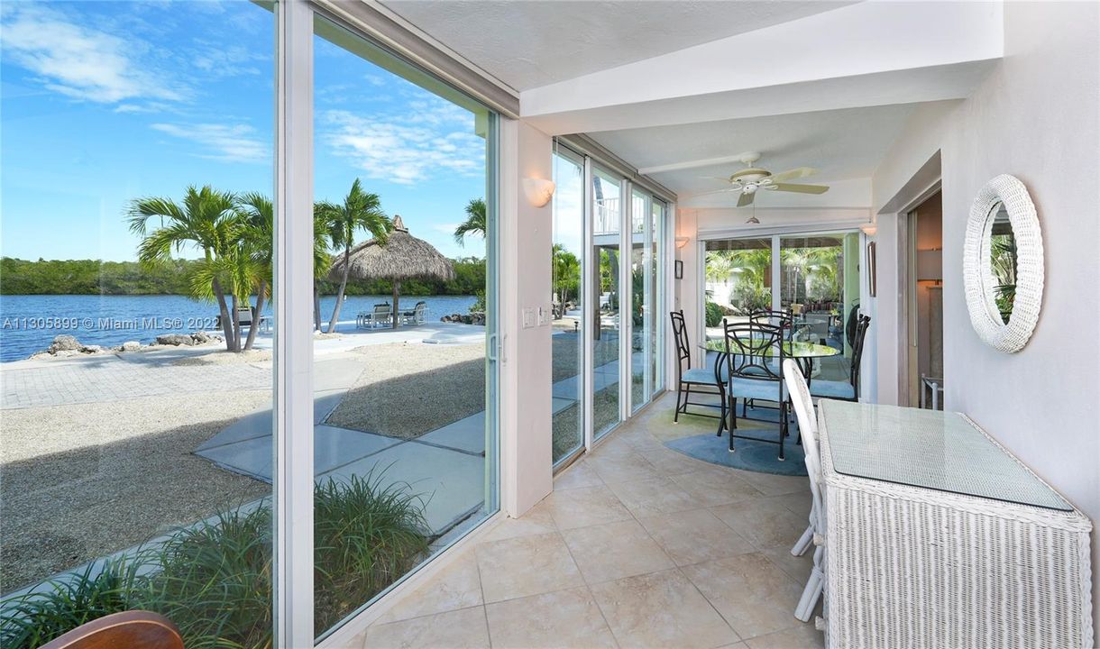 Recently Sold: $4,500,000 (3 beds, 3 baths, 1484 Square Feet)