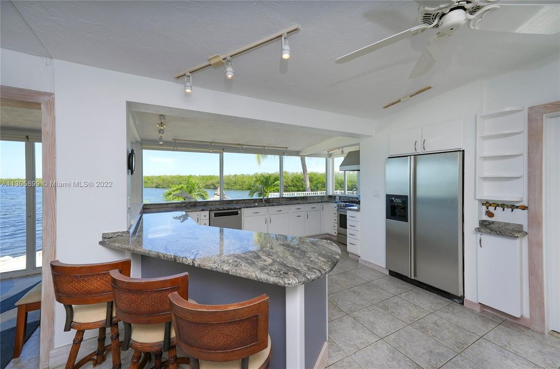 Recently Sold: $4,500,000 (3 beds, 3 baths, 1484 Square Feet)