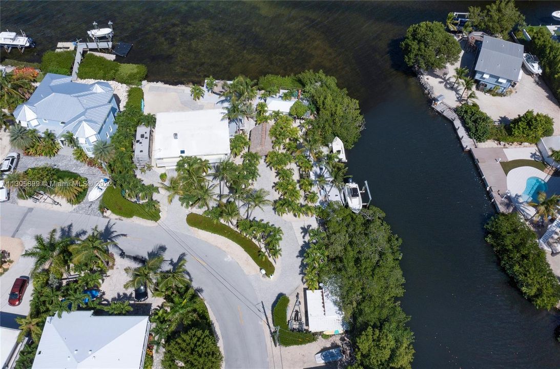 Recently Sold: $4,500,000 (3 beds, 3 baths, 1484 Square Feet)