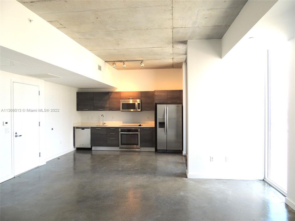 Recently Sold: $355,000 (1 beds, 1 baths, 564 Square Feet)