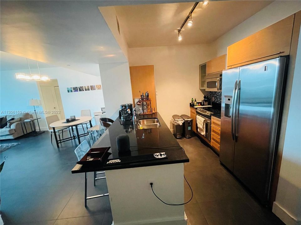 For Rent: $4,500 (1 beds, 2 baths, 1101 Square Feet)