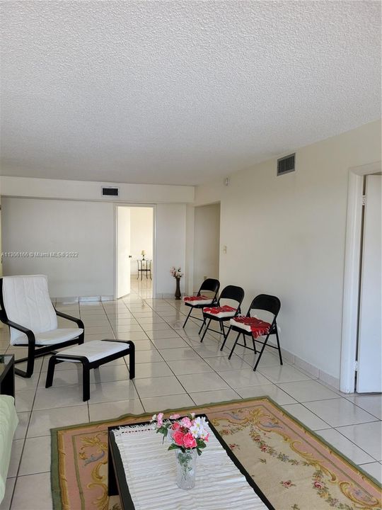 Recently Sold: $409,999 (2 beds, 2 baths, 982 Square Feet)