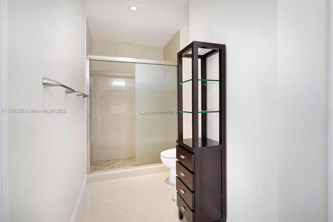 Recientemente alquilado: $6,000 (3 camas, 2 baños, 1570 Pies cuadrados)