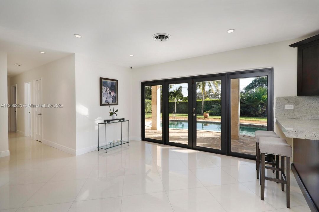 Recientemente alquilado: $6,000 (3 camas, 2 baños, 1570 Pies cuadrados)