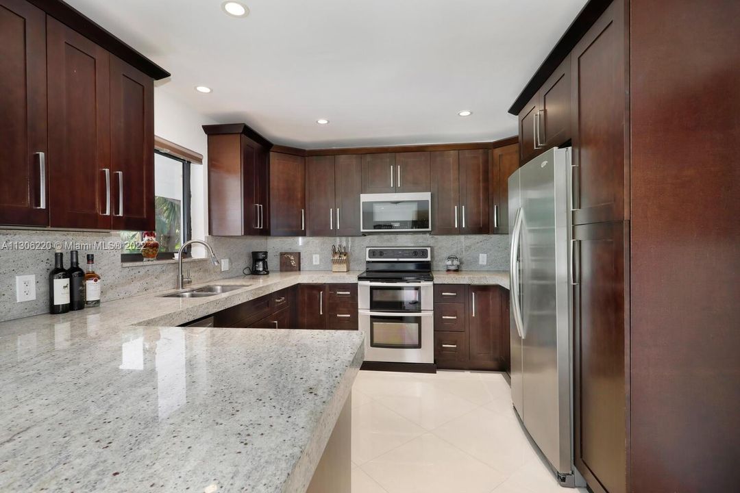 Recientemente alquilado: $6,000 (3 camas, 2 baños, 1570 Pies cuadrados)