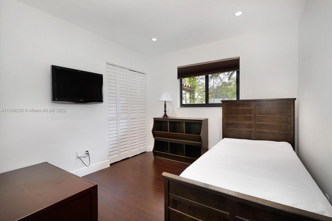 Recientemente alquilado: $6,000 (3 camas, 2 baños, 1570 Pies cuadrados)