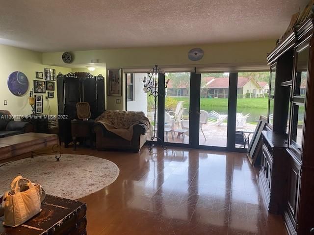 Recently Sold: $515,000 (3 beds, 2 baths, 2050 Square Feet)