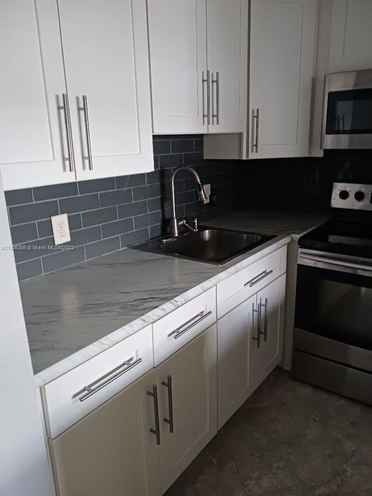 Recently Sold: $125,000 (1 beds, 1 baths, 700 Square Feet)