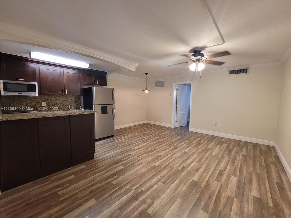 Recently Rented: $1,950 (1 beds, 1 baths, 514 Square Feet)