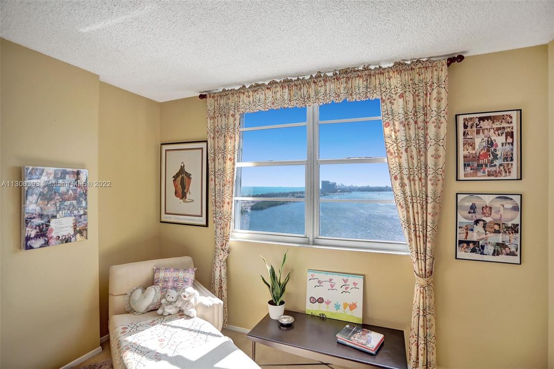 Recently Sold: $450,000 (1 beds, 2 baths, 1120 Square Feet)