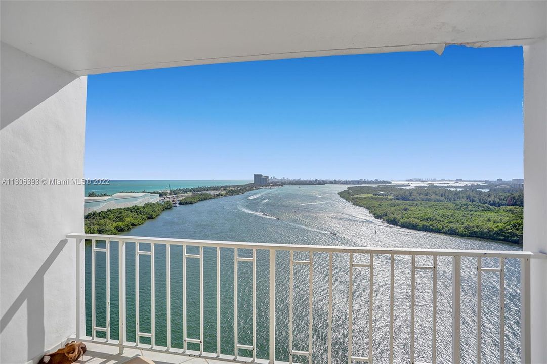 Recently Sold: $450,000 (1 beds, 2 baths, 1120 Square Feet)