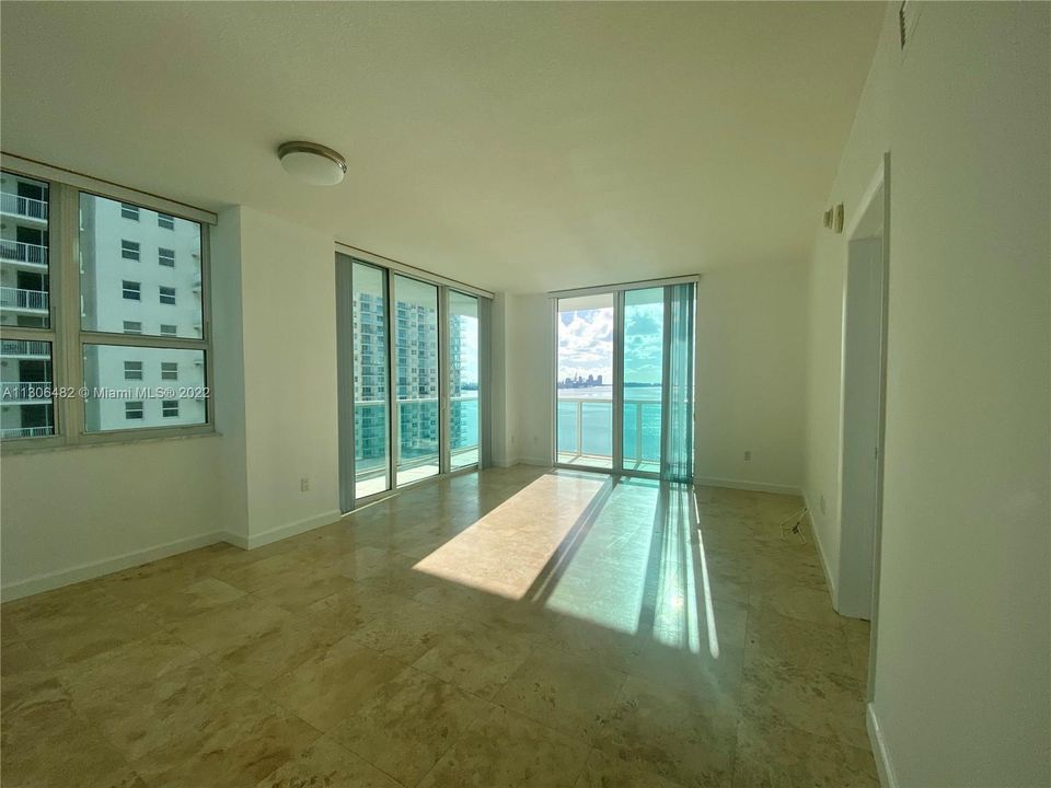 For Sale: $600,000 (2 beds, 2 baths, 1145 Square Feet)