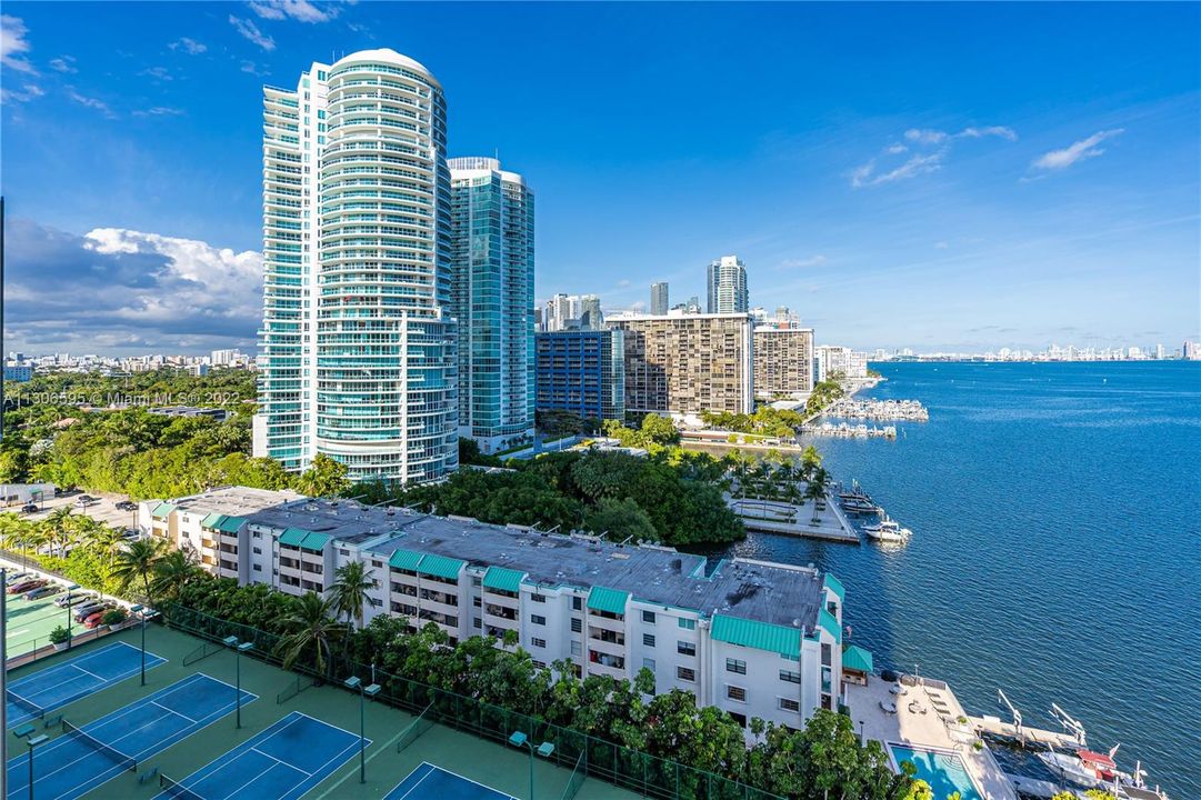 Recently Sold: $798,000 (2 beds, 2 baths, 1460 Square Feet)