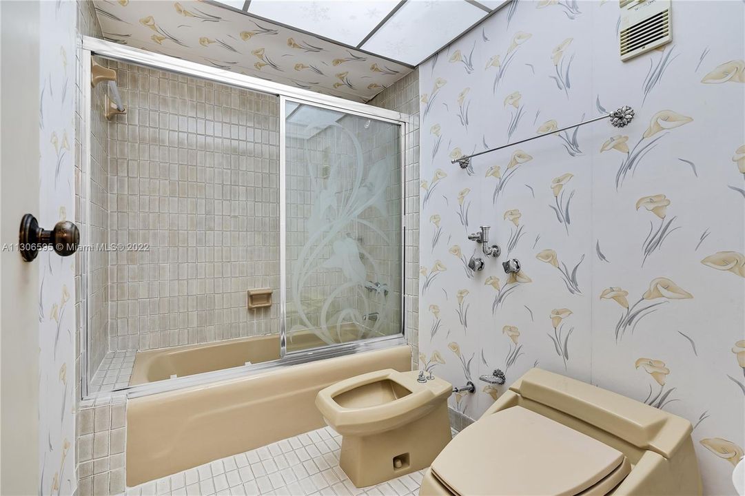 最近售出: $798,000 (2 贝兹, 2 浴室, 1460 平方英尺)