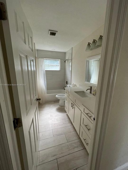 最近租的: $2,399 (3 贝兹, 1 浴室, 1042 平方英尺)