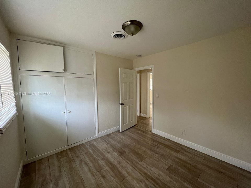 最近租的: $2,399 (3 贝兹, 1 浴室, 1042 平方英尺)