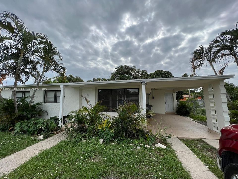 最近租的: $2,399 (3 贝兹, 1 浴室, 1042 平方英尺)