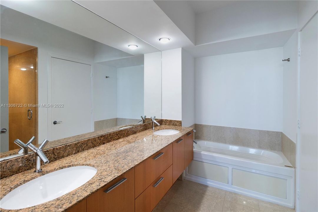 Недавно арендовано: $8,500 (2 спален, 2 ванн, 1437 Квадратных фут)