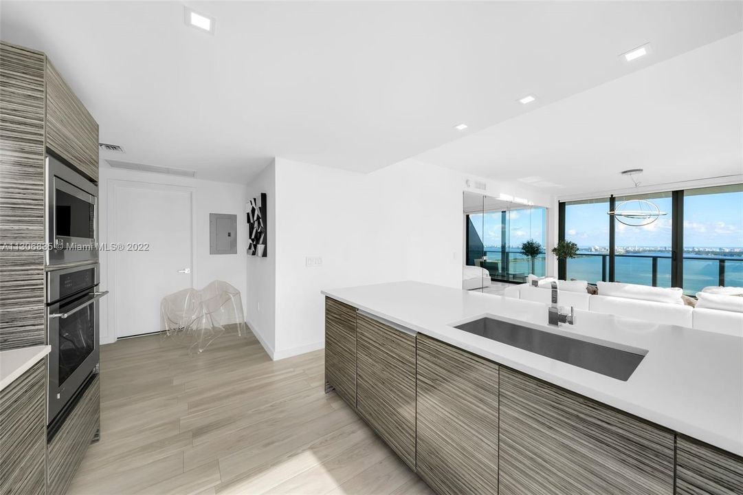 Recently Sold: $1,450,000 (3 beds, 2 baths, 1395 Square Feet)