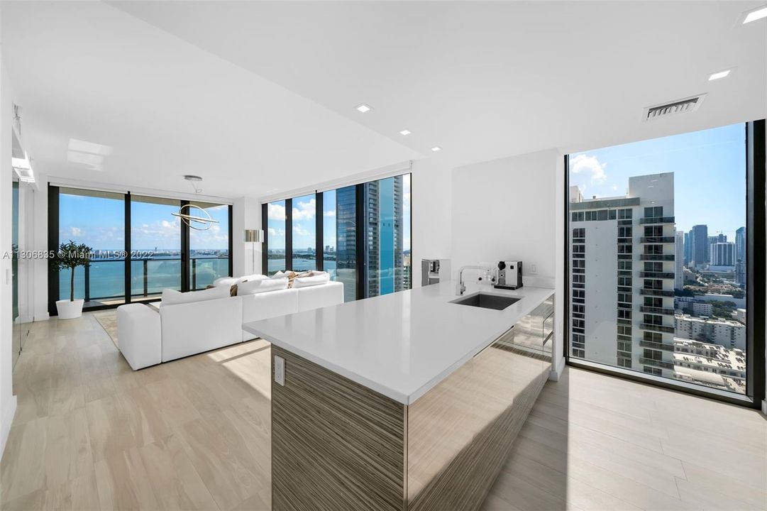 Recently Sold: $1,450,000 (3 beds, 2 baths, 1395 Square Feet)