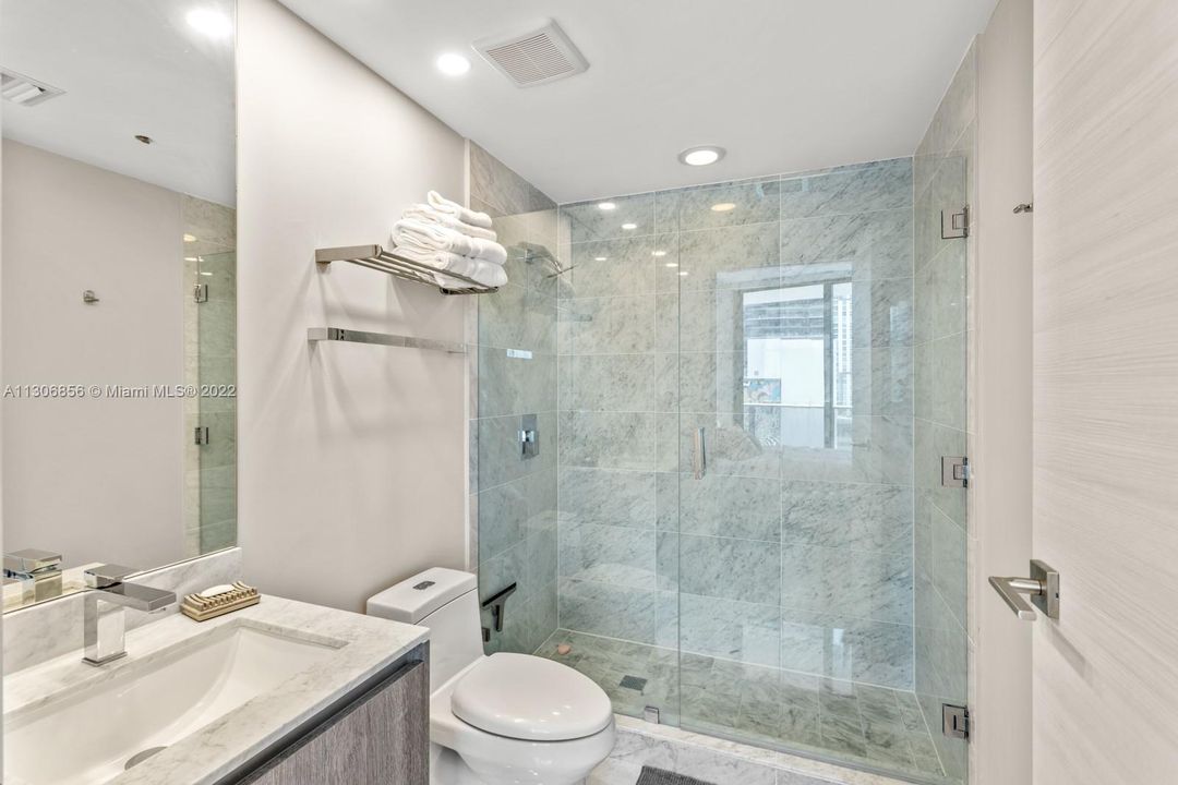 最近租的: $7,000 (2 贝兹, 2 浴室, 1119 平方英尺)