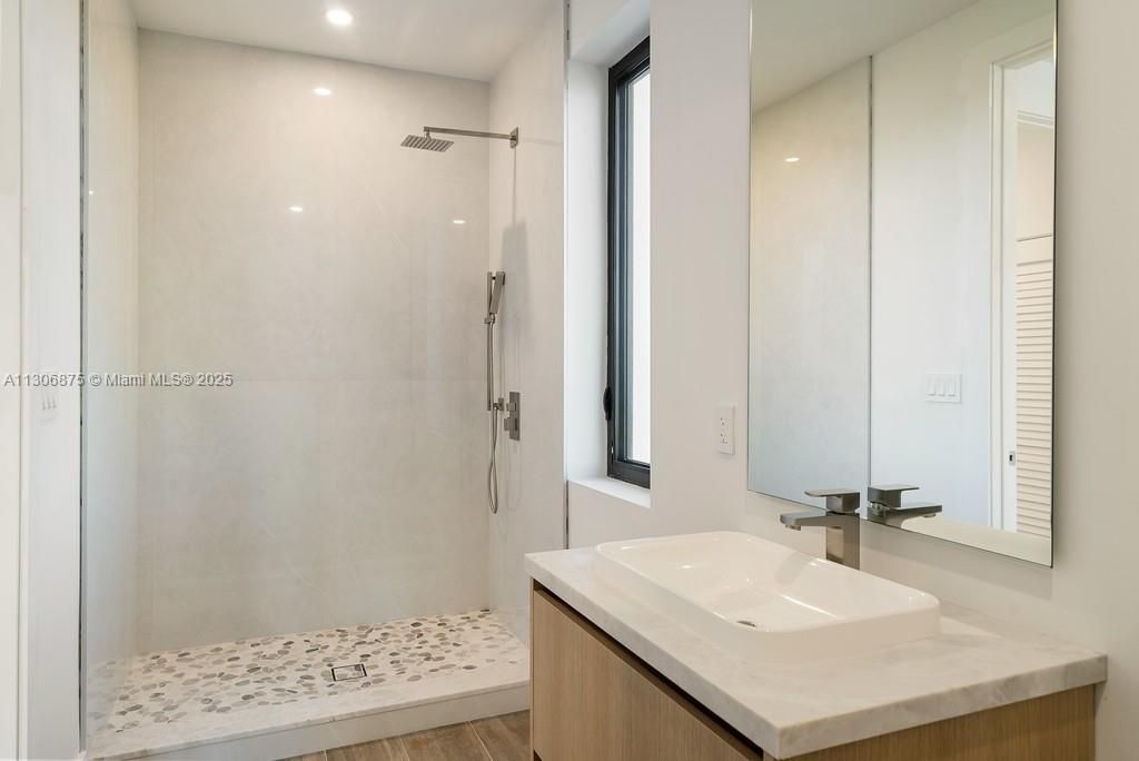 Guest Quarters Bathrooom #2