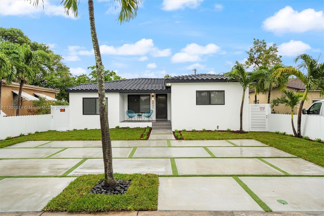 Recently Sold: $725,000 (4 beds, 3 baths, 1815 Square Feet)