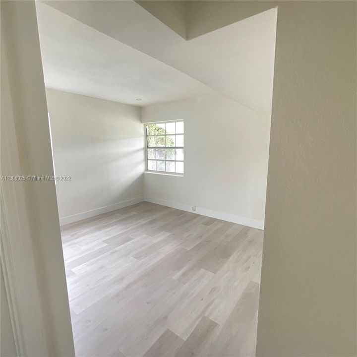 Recently Rented: $2,900 (3 beds, 2 baths, 1012 Square Feet)