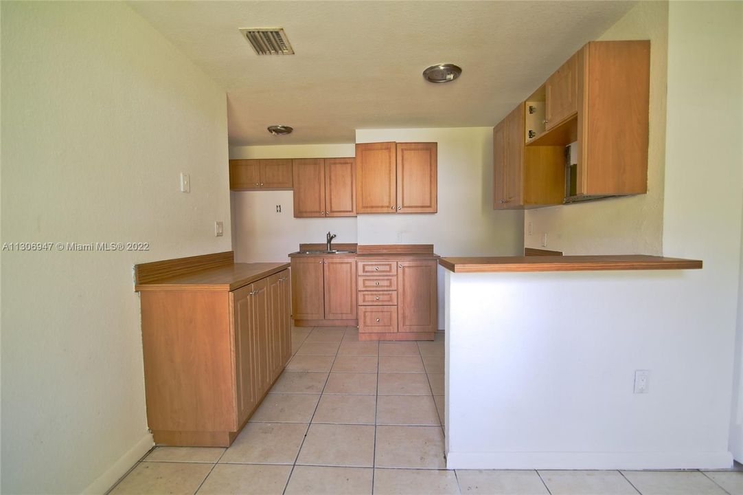 For Sale: $399,000 (3 beds, 2 baths, 1193 Square Feet)