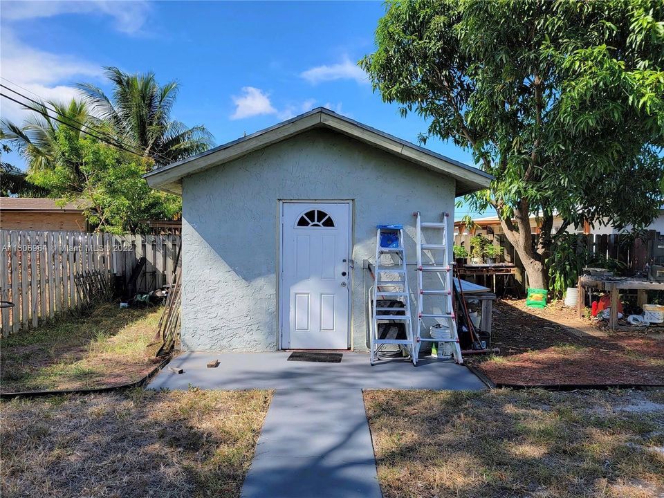Recently Rented: $3,650 (4 beds, 2 baths, 1446 Square Feet)