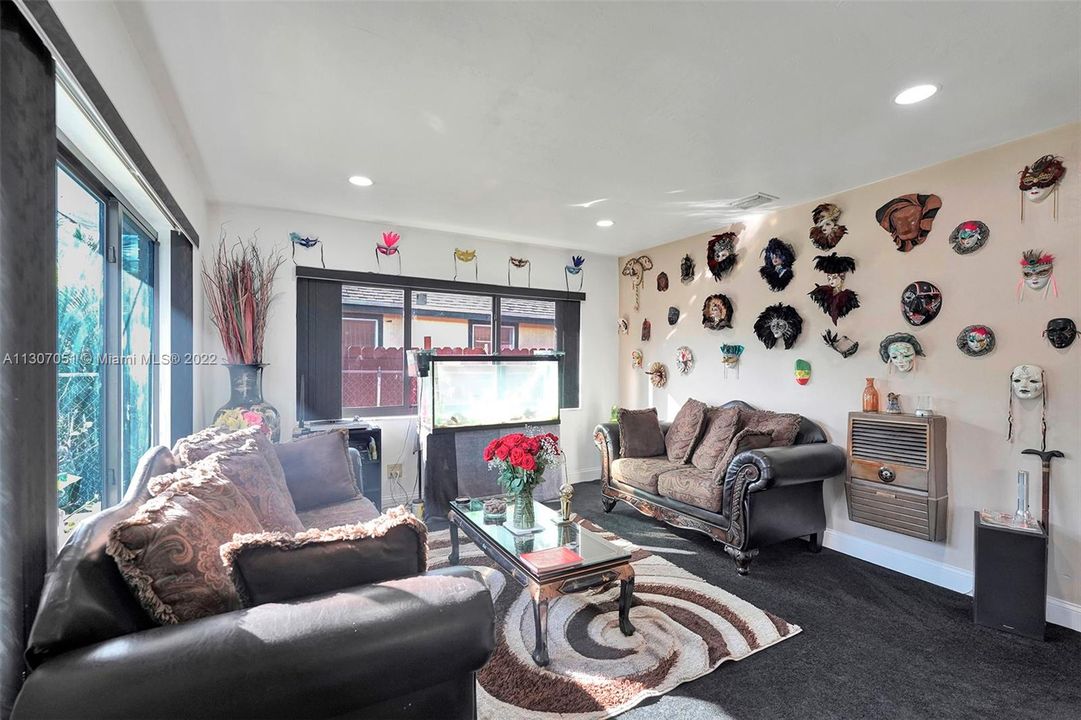 Recently Sold: $390,000 (3 beds, 1 baths, 2241 Square Feet)