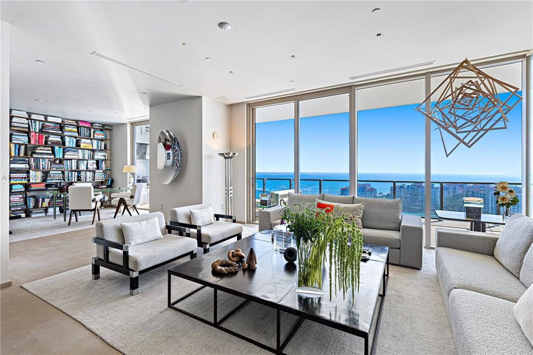 Recently Sold: $10,500,000 (3 beds, 2 baths, 3103 Square Feet)