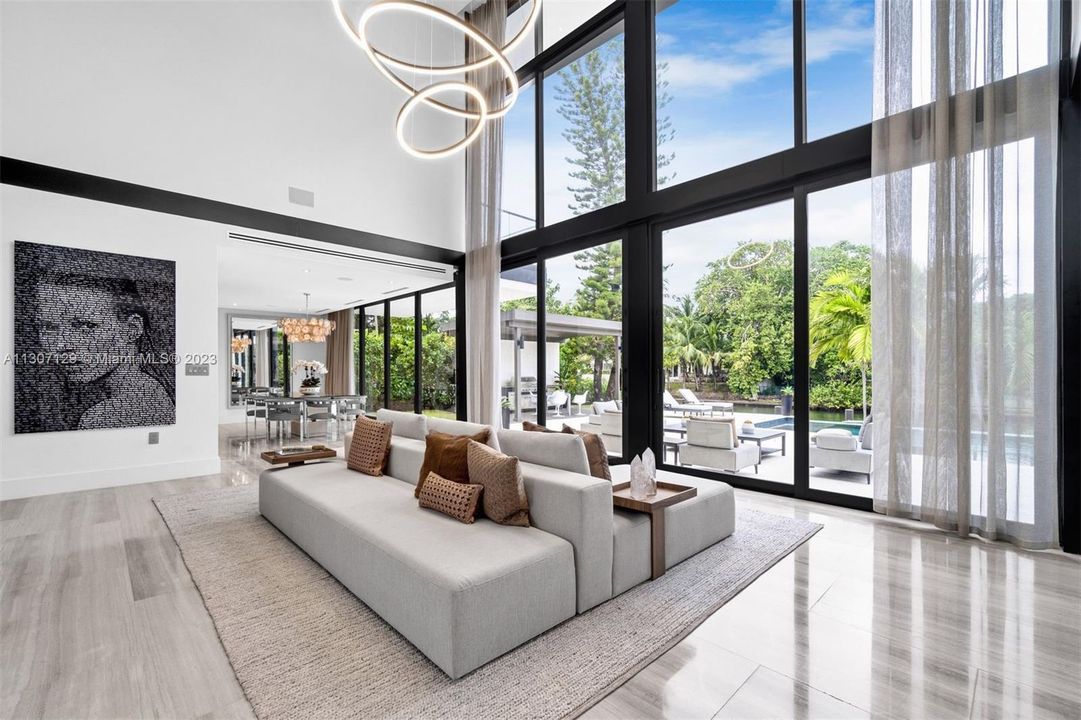 Recently Sold: $12,250,000 (5 beds, 5 baths, 4835 Square Feet)