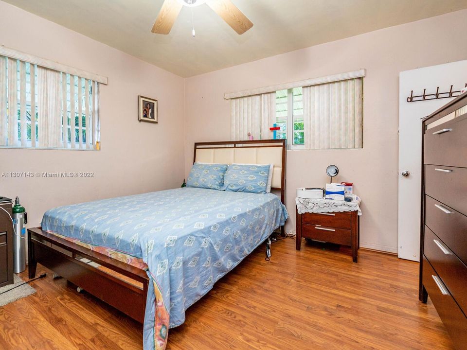 Vendido Recientemente: $480,000 (3 camas, 2 baños, 1189 Pies cuadrados)
