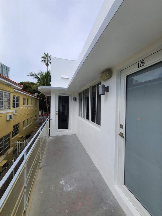 Recently Sold: $300,000 (1 beds, 1 baths, 504 Square Feet)