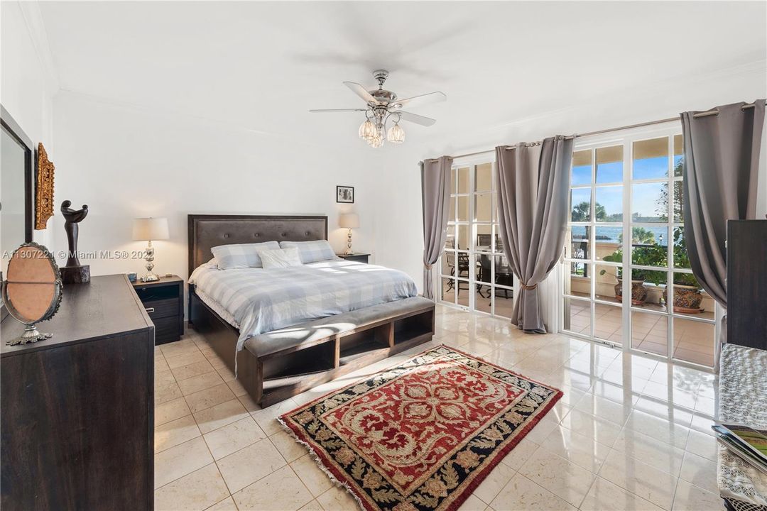 For Sale: $4,990,000 (3 beds, 3 baths, 2744 Square Feet)