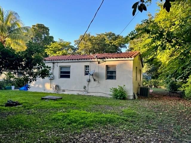 Recently Sold: $690,000 (3 beds, 1 baths, 832 Square Feet)