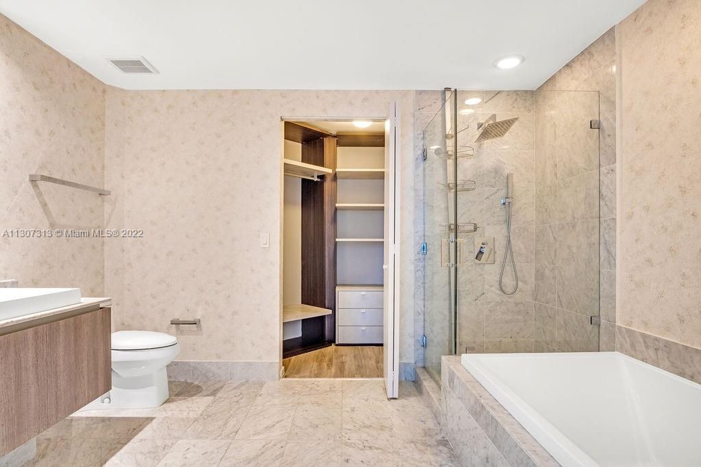 最近租的: $8,000 (2 贝兹, 2 浴室, 1152 平方英尺)